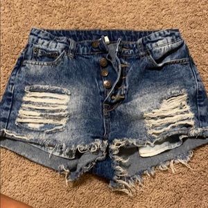 super cute distressed jean shorts